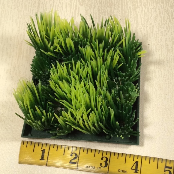 Assortment of 8 Fish tank Plant Decorations - Picture 9 of 10